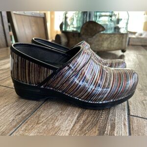 Dansko Pro XP Multi Colored Striped Patent Leather Clogs Sz 36 US 6